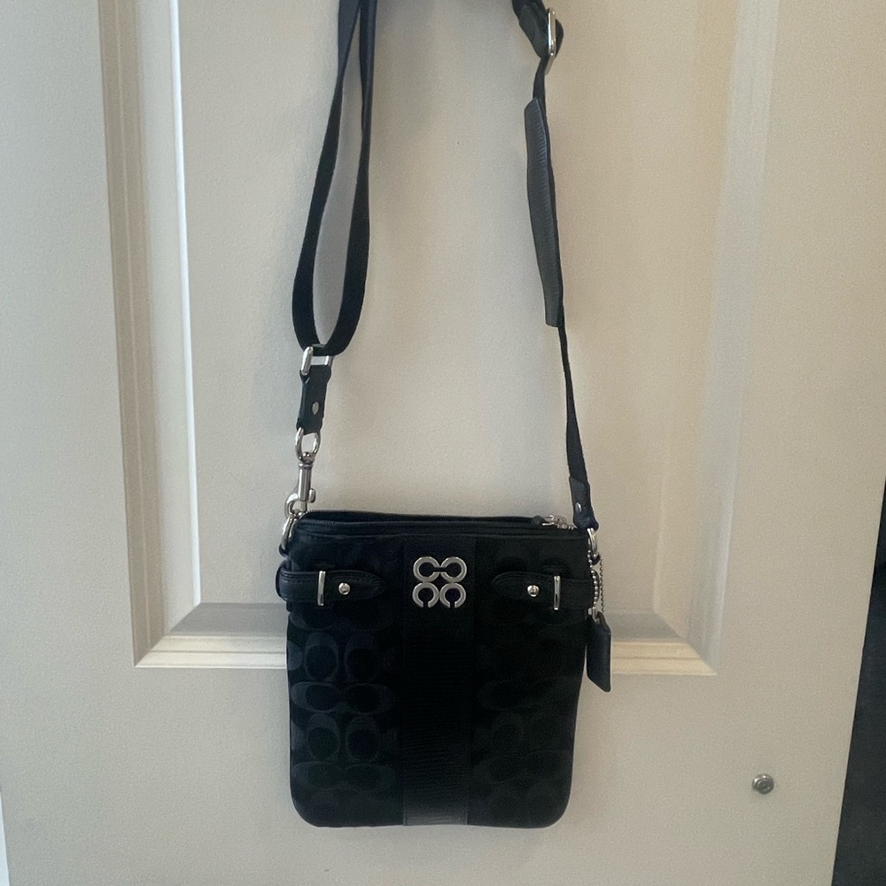 Coach Julia OP Art Signature Black Swingpack Crossbody Purse